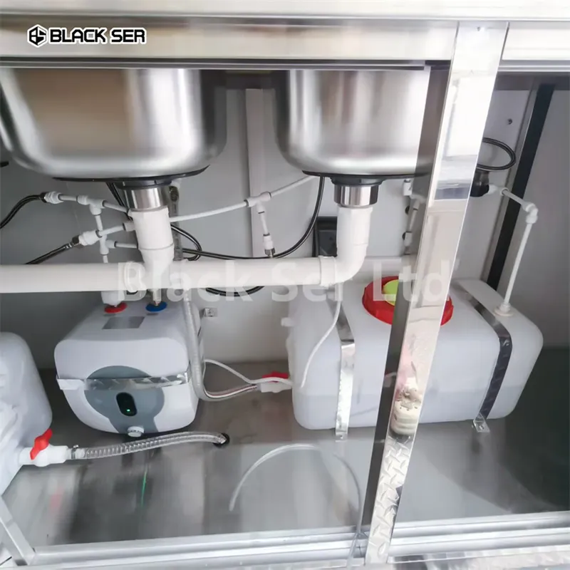 5.5m Snack Outdoor Fully Fitted Kitchen food truck for sale - Image 3